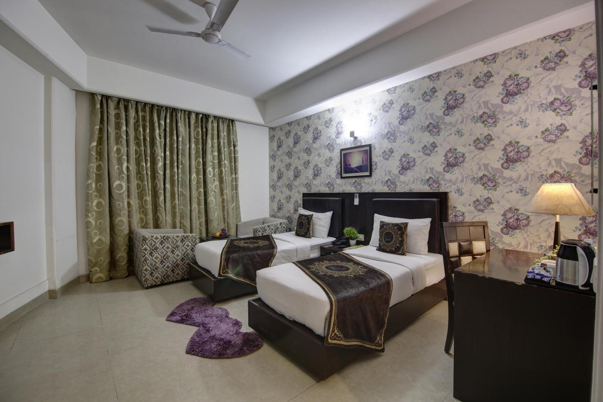Hotel Venus Plaza Nowe Delhi Zewnętrze zdjęcie